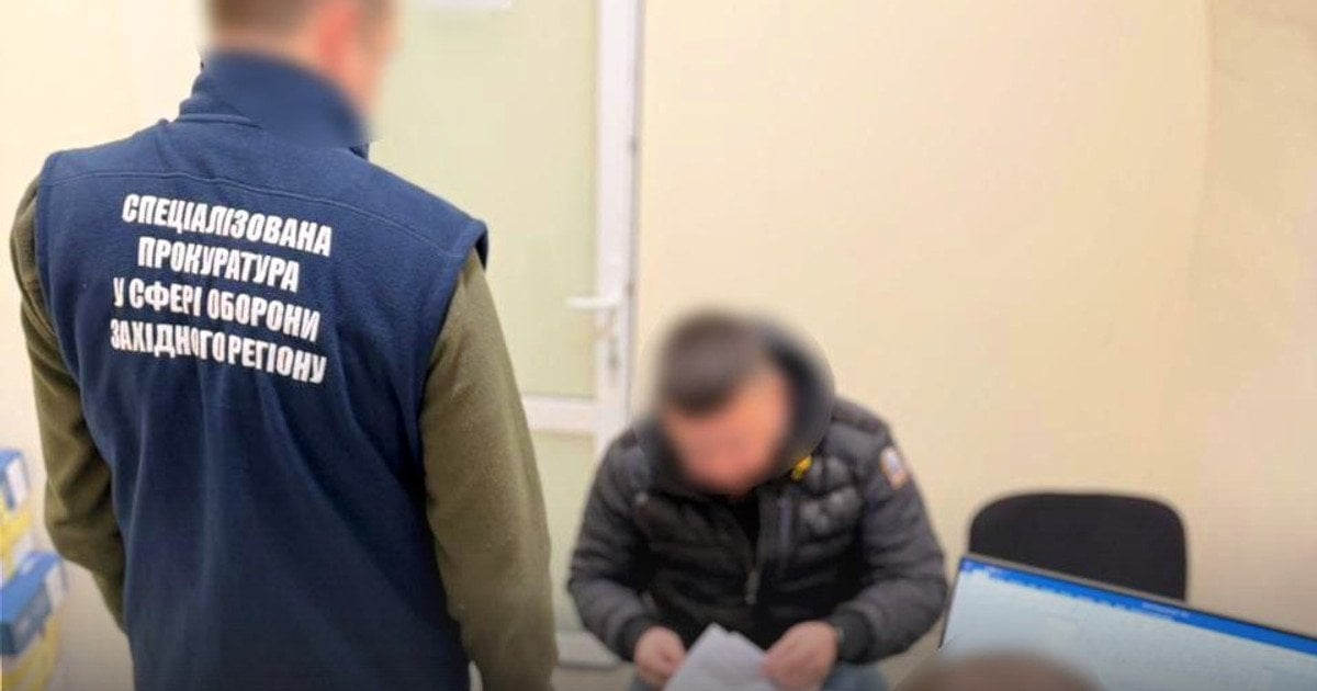 Підполковник НГУ незаконно виплатив 72 млн грн «бойових»