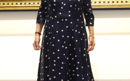 Герцогиня Корнуольская Камилла вышла в свет в игривом платье в горох