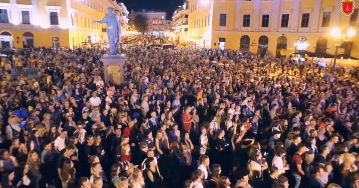 Из-за нарушения карантина на Дне города в Одессе открыли производство: что грозит организаторам