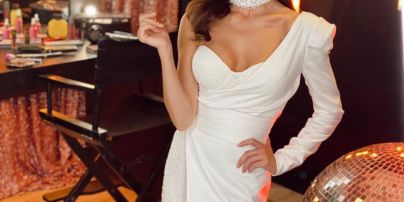 У білосніжній сукні і з букетом: ефектний образ Катерини Кухар