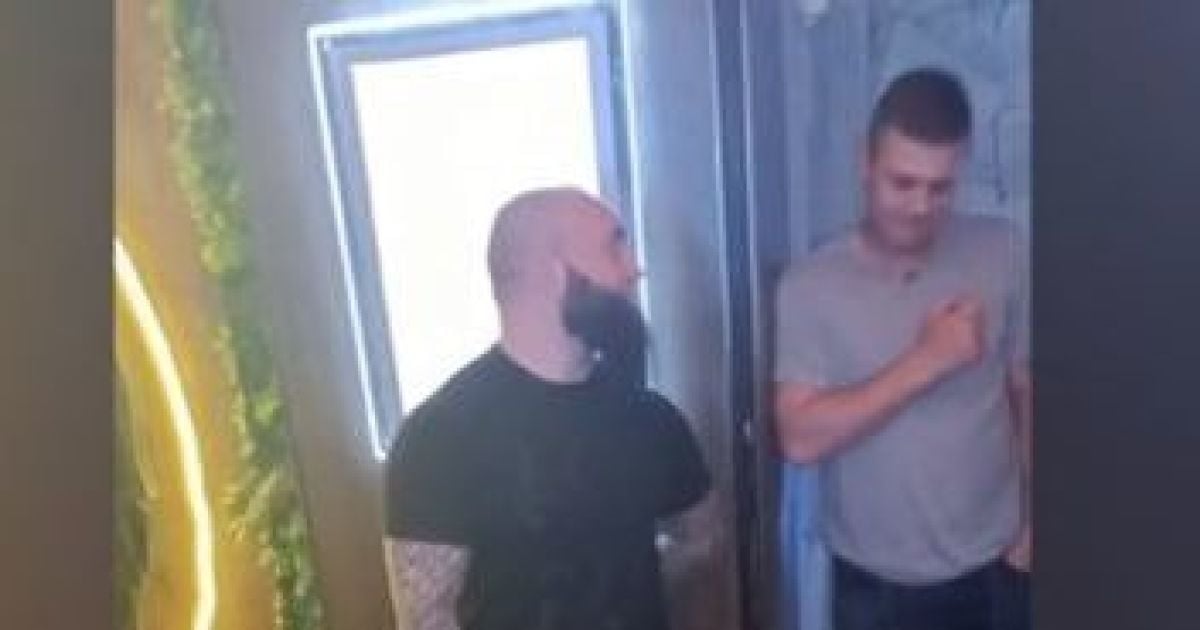 У Криму дружині окупанта відмовили увімкнути гімн Росії / Фото: скрин із відео