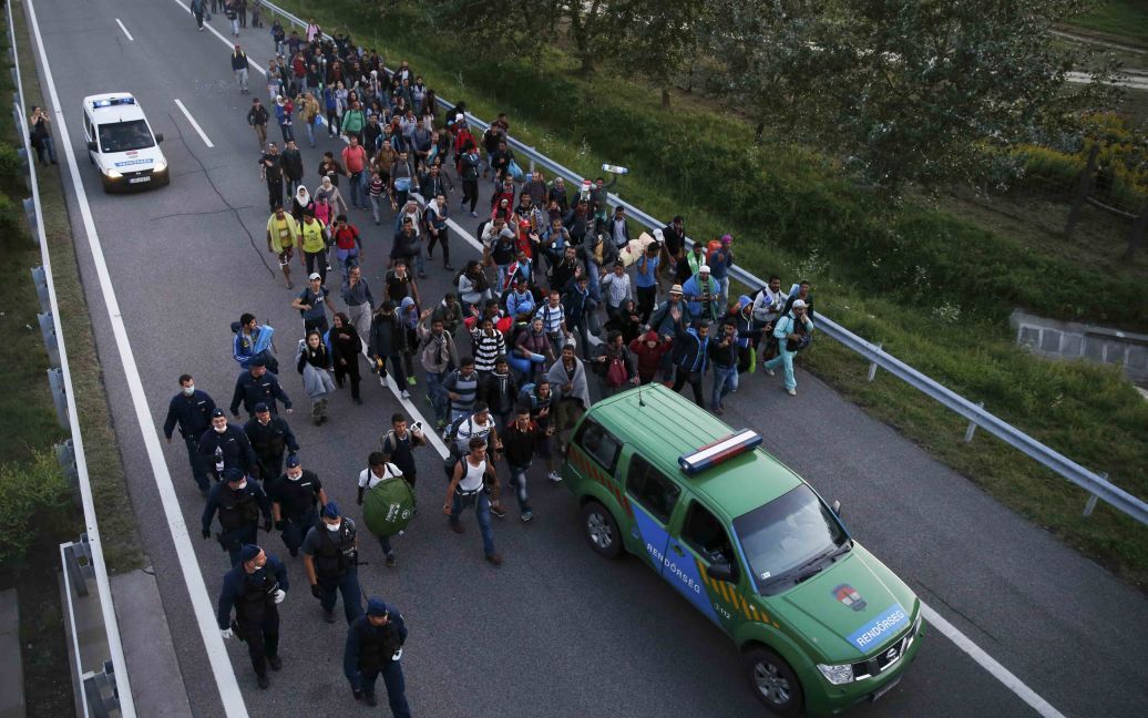 Мигранты прошли пешком 15 километров / © Reuters