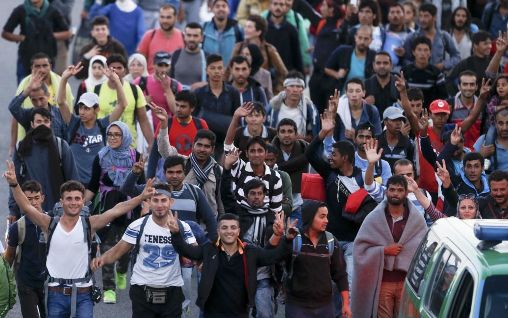 Мигранты прошли пешком 15 километров / © Reuters