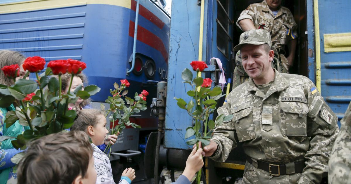 Встреча бойцов 44-й артиллерийской бригады в Киеве / © Reuters