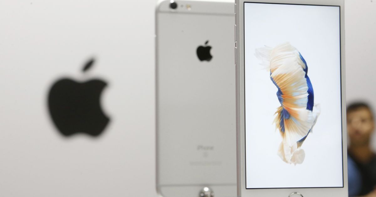 Стало відомо, коли розпочнеться продаж нового iPhone 6s і 6s Plus в Україні