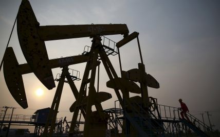 Цены на нефть начали падать после резкого подорожания в первой половине октября