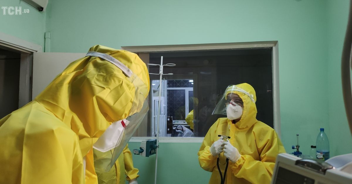 "Не випадаю з пекла ні вдома, ні дорогою на роботу": волонтерка розповіла про ситуацію з киснем у лікарнях