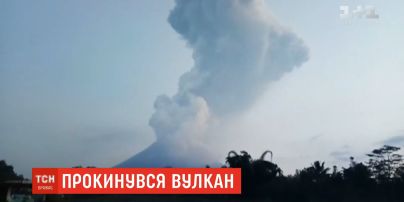 В Индонезии проснулся самый активный вулкан страны "Мерапи"
