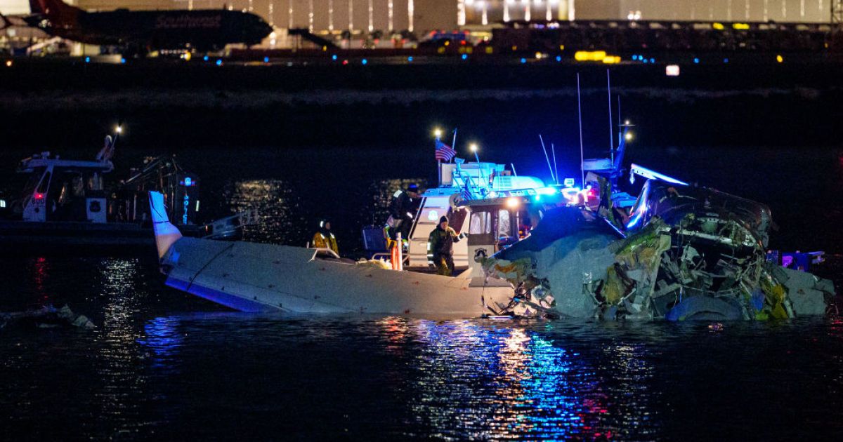 Фото с места авиакатастрофы в Вашингтоне