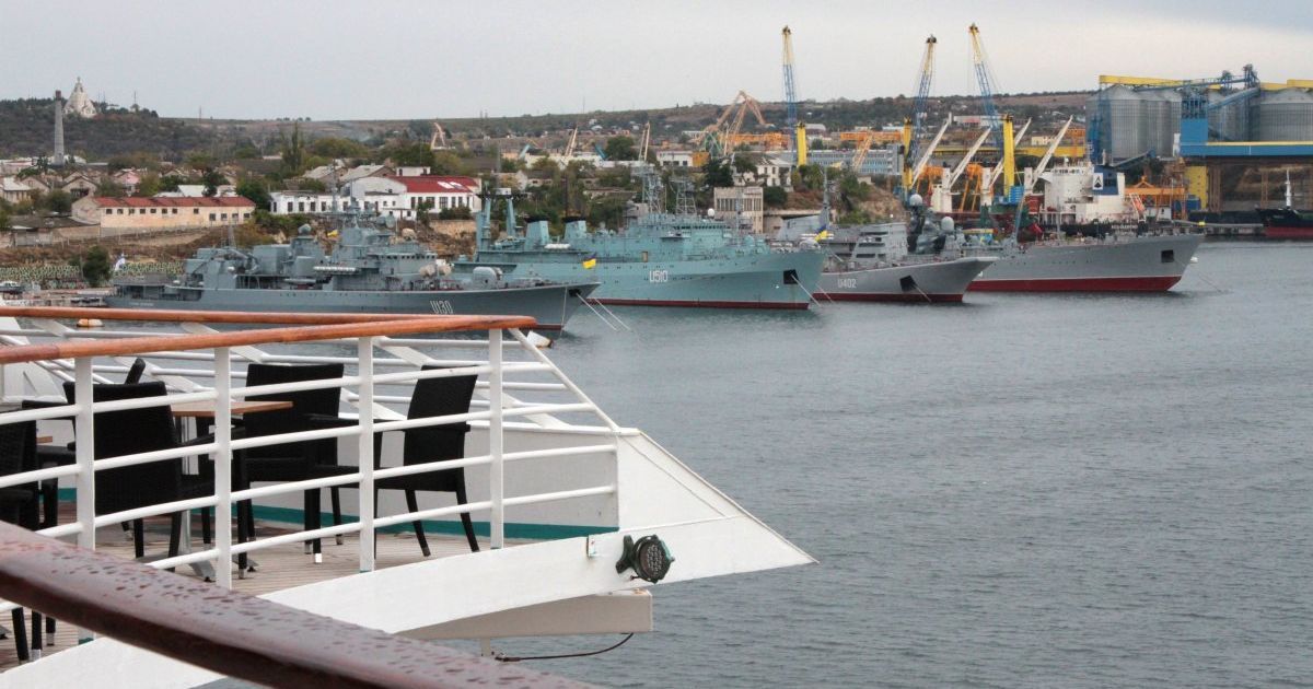 За полгода в порты Крыма незаконно зашли почти 600 судов, большинство из которых российские – МинВОТ