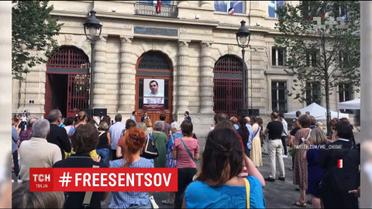 Порошенко назвал Сенцова символом непокорности и мужества