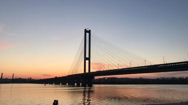 У Києві від 2 жовтня до 15 грудня на естакаді Південного мосту обмежать рух транспорту: схема