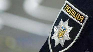 Поліцейський, який грабував пасажирів на вокзалі у Києві, втік з-під домашнього арешту