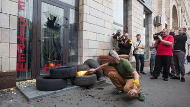 У Києві розгромили магазин, на фасаді якого стерли графіті часів Революції гідності _22 / © УНИАН