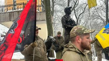 Монумент Дмитрию "Да Винчи" Коцюбайлу на Аскольдовой могиле