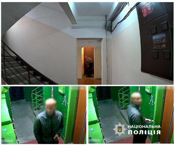 Злоумышленник "проверяет" целостность замков на дверях/Полиция Киева