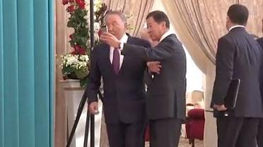 Кумедний випадок в кулуарах саміту СНД зафіксували журналісти.