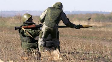 Боевики обстреливают украинских военных из запрещенного оружия.