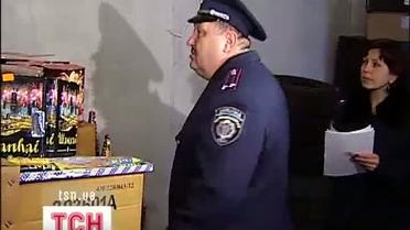 Милиция обнаружила кучу нелицензионной пиротехники в крупных супермаркетах