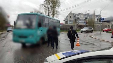 В Боярке под Киевом маршрутка сбила женщину на переходе