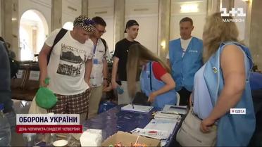 Робота кипить без упину: волонтери із усієї України показали єднання заради херсонців
