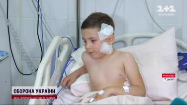 "Все стало сіре": 6-річний Давид з мамою вижили під ударом "Іскандера" і пригадали пережите