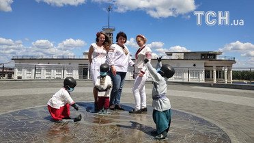 Малюки на Поштовій площі у вишиванках_4 / © Фото Натальи Нагорной/ТСН