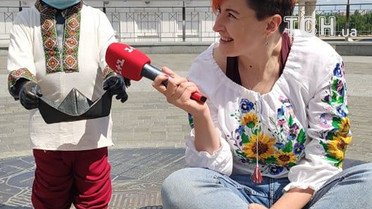 Малюки на Поштовій площі у вишиванках_2 / © Фото Натальи Нагорной/ТСН