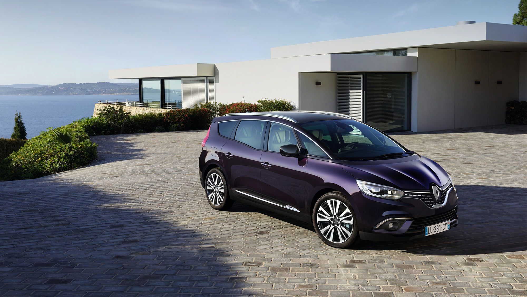 Renault Scenic Initiale Paris