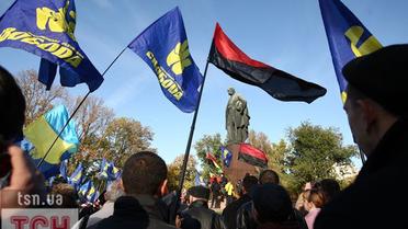 Всеукраїнське об&#039;єднання "Свобода" провело мітинг за визнання УПА біля пам&#039;ятника Тарасу Шевченку в Києві.