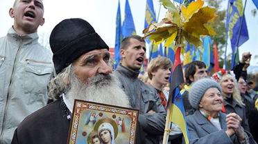 Тягнибок висловив переконання, що "українська соціальна і національна революція рано чи пізно станеться в Україні, і вона винесе нагору той гній брехні, яким нас пічкали останні роки". / © AFP