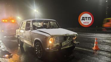 У Києві п’яний водій на ВАЗ протаранив попутну автівку