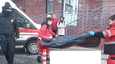 В Киеве 13-летняя девочка выпала с балкона 17-го этажа