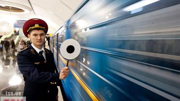 На станції метро шукають вибухівку