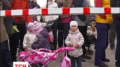 Близько сотні киян вийшли боротися проти незаконної парковки