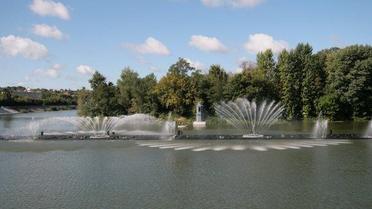 У Вінниці відкрили найбільший в Європі річковий фонтан висотою 60 метрів. / © Винница.info