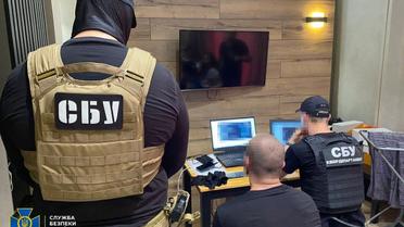 У Києві викрили підпільний серверний центр, який РФ використовувала для кібератак проти України