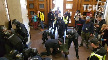 Задержание нападавших на Гусовского