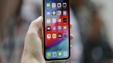 Получить iPhone за копейки: киевлянин придумал аферу с посылкой и сразу поплатился (видео)