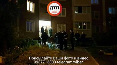У Києві чоловік випав з 16-го поверху