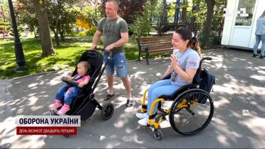 Паралімпійська чемпіонка Єлизавета Мерешко збирає чоловіка на фронт і відроджує вишиті орнаменти