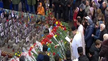 Біля меморіалу Героям Небесної сотні відбувся молебень