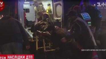 ДТП без бензину: для пасажира Audi штовхання машини на заправку завершилося ампутацією ноги
