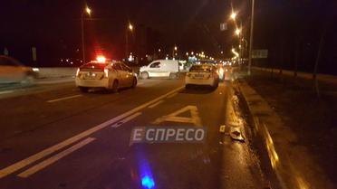 ДТП на вулиці Ватутіна у Києві_1 / © espreso.tv