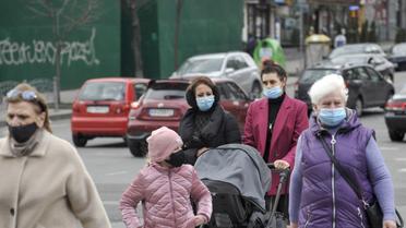 Чому багато хворих на коронавірус українців припинили звертатись до лікарень: медик пояснив